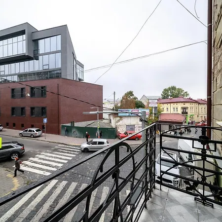 Apartment Golden Violin ! T