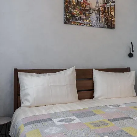 Golden Violin ! T Apartman *